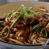 Wagyu Beef Chow Fun | 和牛乾炒牛河 · domestic wagyu, yellow chive & bean