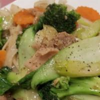 Chow Fun · Stir fried steamed rice noodle (Ho-Fun) with chicken, broccoli, celery, carrot, Shanghai Bok...
