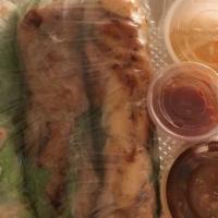 A05. Sampler Rolls (3) / 3 Thứ Cuốn · Grilled salmon, grilled chicken and steamed shrimp and pork roll.