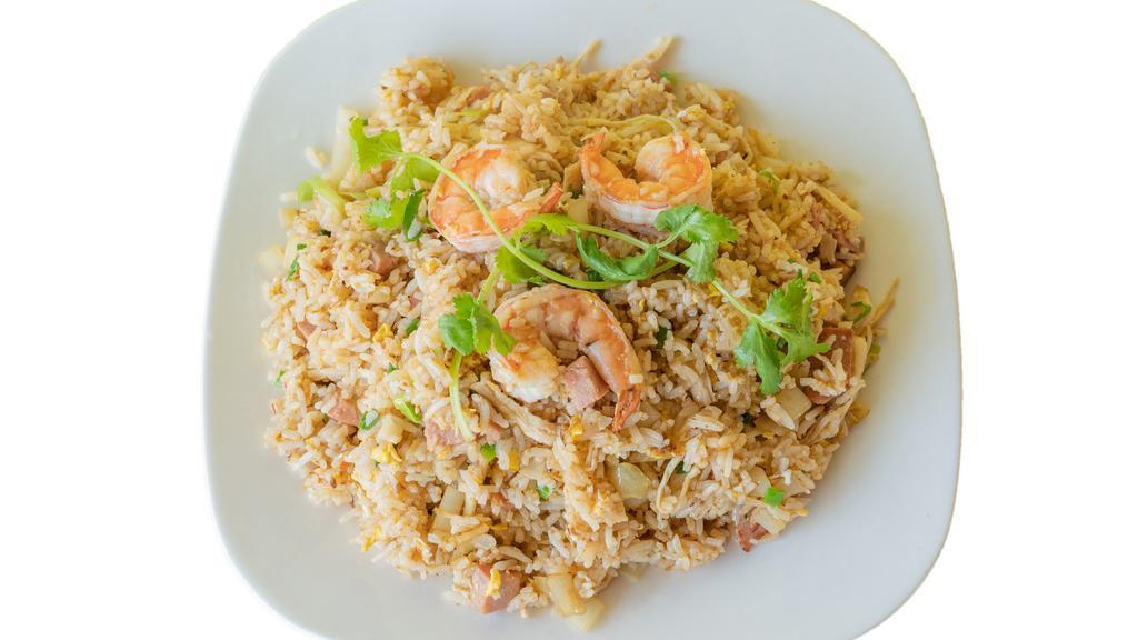 69. Fried rice / Cơm chiên · Choice: Chicken/spam/fried egg, beef/shrimp, fried chicken for an additional charge.