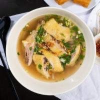 Bánh Canh Gà Đặc Biệt · Special vietnames noodle soup with chicken.