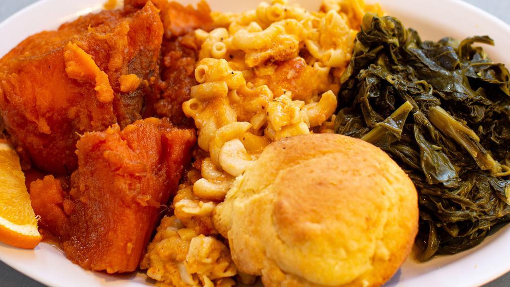 Uncle Doe's Sampler · A choice of any 3 sides & corn bread