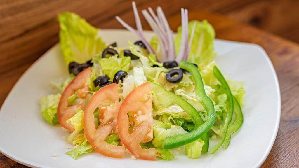 Garden Salad · Lettuce onion tomato bell pepper and Banana pepper