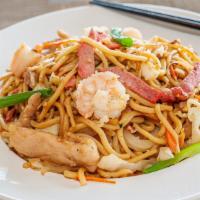 House CM · House Chow Mein
Includes BBQ pork, chicken, and shrimp.
