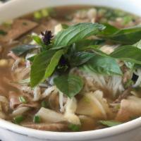 P14. Đặc Biệt Bún Bò Huế · Spicy beef noodle soup