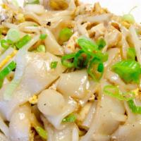 Gai Kua Noodle · Pan fried flat rice noodle, egg, chicken, green onion, and bean sprout.