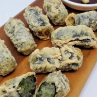Fried Seaweed Rolls · Vegetarian. 8 pieces. Fried seaweed with sweet potato starch noodles.