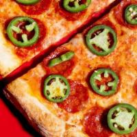 Ny Style Hand Stretched Thin Crust Pepperoni & Jalapeño Pizza (14
