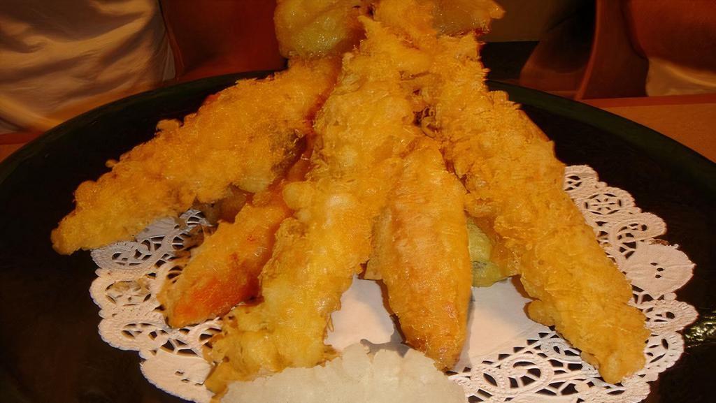 Tempura · 2 pcs deep fried shrimp and 5 pcs vegetables