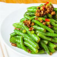633. String Beans with Pork, Garlic and Shrimp Spice  馬拉盞四季豆 · With pork, garlic and shrimp spice.