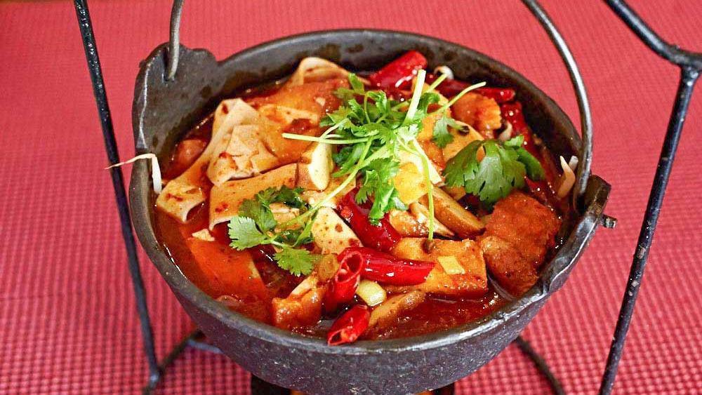 剁付 Tofu w/Mixed Chili · Silky tofu hunan style with ginger, garlic, red chili, and green chili sauce.