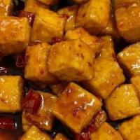宫付 Kung Pao Tofu · Fried tofu with peanuts and broccoli.