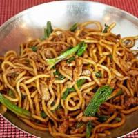 粗炒 Shanghai Fat Noodle · Stir fried with pork and fat noodles, non spicy.