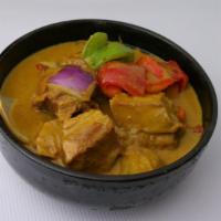 P7. 石焼咖喱牛腩 Stone Pot with Curry Beef Brisket  · 