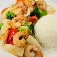 66. Cơm Tôm Mực Xào Thập Cẩm · Sauteed Mixed Vegetables with Shrimp, Cuttlefish & Steamed Rice