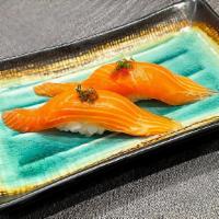 Sake Nigiri · Salmon (2 Pieces)
