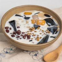 Z18B. Grass Jelly Bowl - coconut milk base 椰汁烧仙草 · Dairy. Cold. Grass jelly is a jelly-like dessert eaten in East Asia. It comes with red beans...