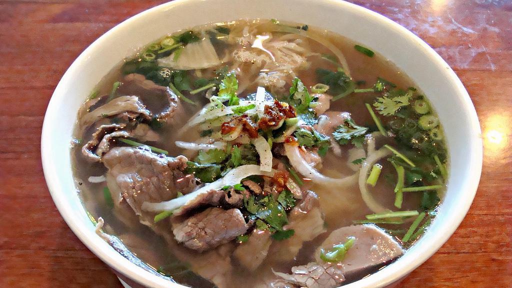 Pho Dac Biet · Combination beef noodle soup with tripe