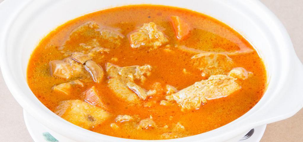 Curry Chicken · Chicken, potatoes and carrot, cooked in Indian-style curry sauce.