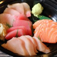 Sashimi Set · Assorted sashimi  total 16pcs