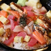 Bara Chirashi · Assorted sashimi & eel pieces over vinegared rice (sushi rice)