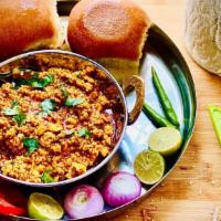 Chicken Kheema Paav · Minced Chicken with special spices from Maharashtra.