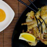 Ikageso · Deep-fried calamari legs.