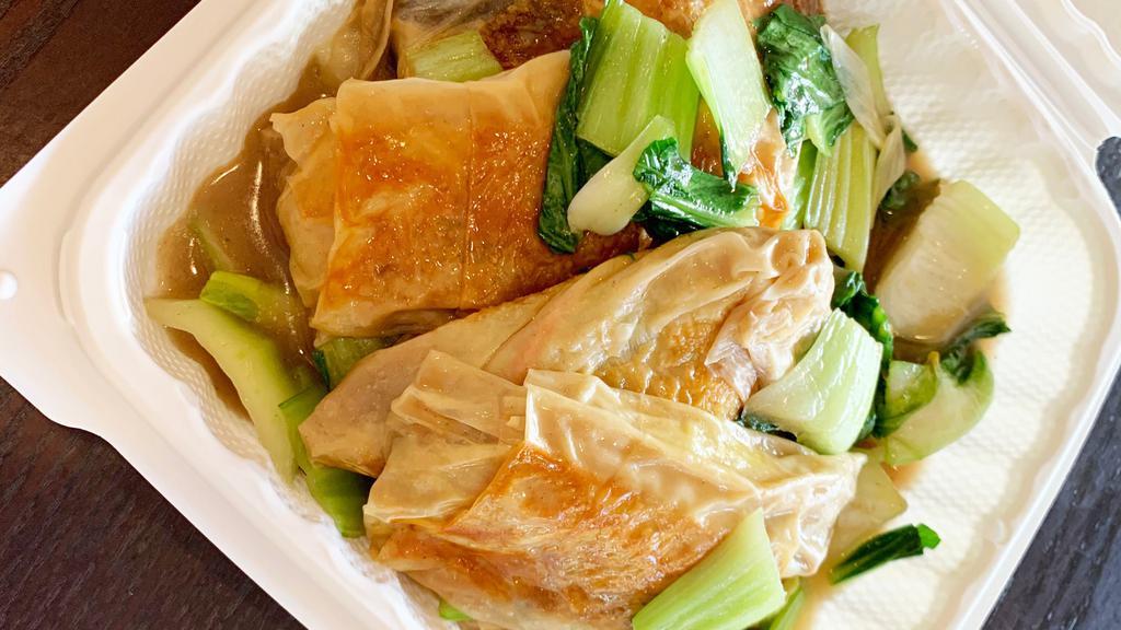 V9. Vegetable Beancurd Roll 素黄雀 · Contains Mushroom, Black Fungus, and Bamboo Shoots