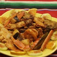 Mariscada · A mix of seafood sauteed with our special seasoning.
(Spicy)