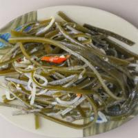 12. Seaweed, Bean Sprout with  Sweet & Sour Garlic  Sauce 芽菜海带 · 