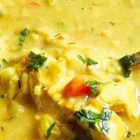 Mulligatawny Soup · Protein-rich yellow lentil soup with lemon and black pepper
crunchy croutons