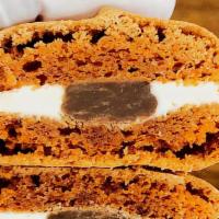S'More · fillings: chocolate chips, heavy cream, butter, marshmallow