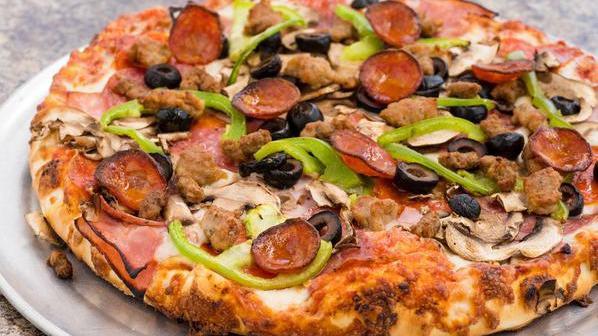 Combination (Medium) · Cal: 2080. Salami, ham, sausage, pepperoni, linguica, ground beef, mushrooms, olives, bell peppers.