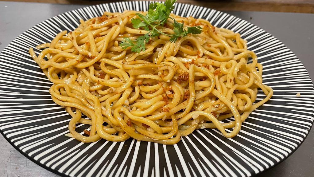 A401. Butter Garlic Noodle / 牛油蒜蓉面 · Chef's recommend.