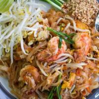 A402. Pad Thai w/Chicken / 泰式河粉 · Stir fried rice noodle with tofu, egg, sweet beet, dry shrimps, special Thai sauce, bean spr...