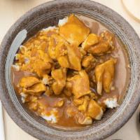 Curry Chicken Rice 鳥咖哩丼蓋飯 · 80 g diced chicken and curry sauce.