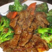 Broccoli Beef        芥蓝牛 · Beef sauteed with broccoli, carrots and brown sauce.