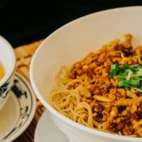 京都炸酱面Szechuan Sauce Over Noodle (Spicy) · Shredded pork with Sichuan sauce over egg noodles.


This item is mild spicy !🌶️