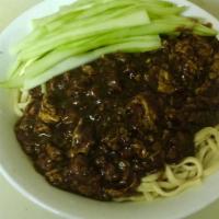 Beijing mixed sauce noodles   北京炸醬面 · 