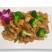 Pad See Ew · Flat rice noodle pan-fried with choice of meat, garlic, egg with American and Chinese brocco...