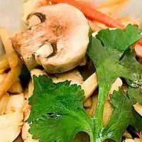 Ginger & Mushroom · Choice of meat, fresh ginger, mushroom, bell pepper, and green onion.   (A la carte without ...