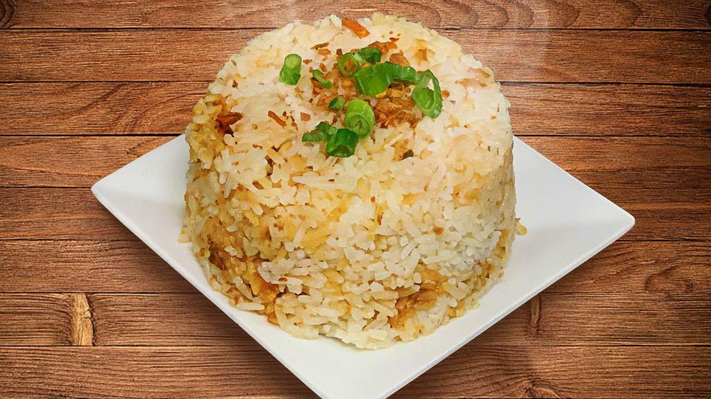 Garlic Fried Rice (32oz) · Family size 32oz garlic fried rice