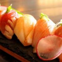 Nigiri Tasting · 7 different type of special fishes chef's choice.