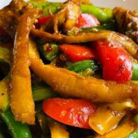 Sp6. Curry King Mushroom (GFO) · Spicy. Gluten-free optional. King oyster mushroom, onion, bell peppers, green beans, and cab...