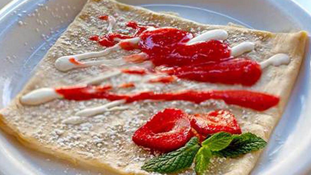 Strawberries, Creme Fraiche ＆ Berry Coulis Crepe · 