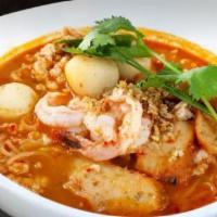 OSHA Tom Yum Noodle · Spicy and sour soup with prawns, minced pork, fish meatballs, fish cake, calamari meatballs,...