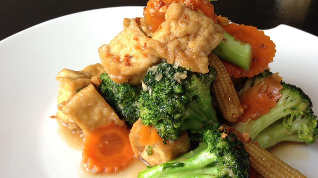 Broccoli · Chinese/ American broccoli. Sautéed broccoli with carrots, baby corns and mushroom in light brown sauce.