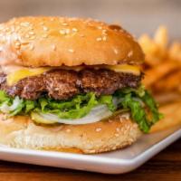 Single Patty Americana Burger · single patty, American cheese, Causwells sauce, lettuce, pickles, onions