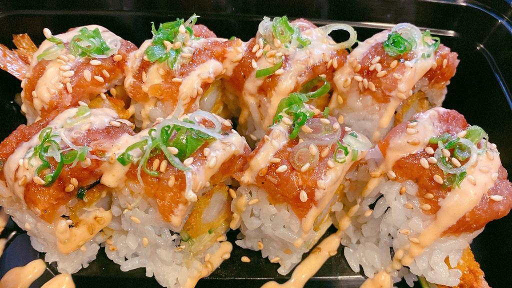 Geisha Roll · [Shrimp Tempura, Macadamia Nuts, Cucumber] 
Spicy Tuna