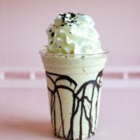 VEGAN Cookie QUAKE Shake · Choose a non-dairy, vegan cookie dough flavor.
Blended with cashew-based vanilla ice cream. ...